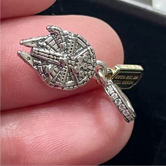 Pandora Star Wars Millennium Falcon Dangle Charm - Picture 4 of 9